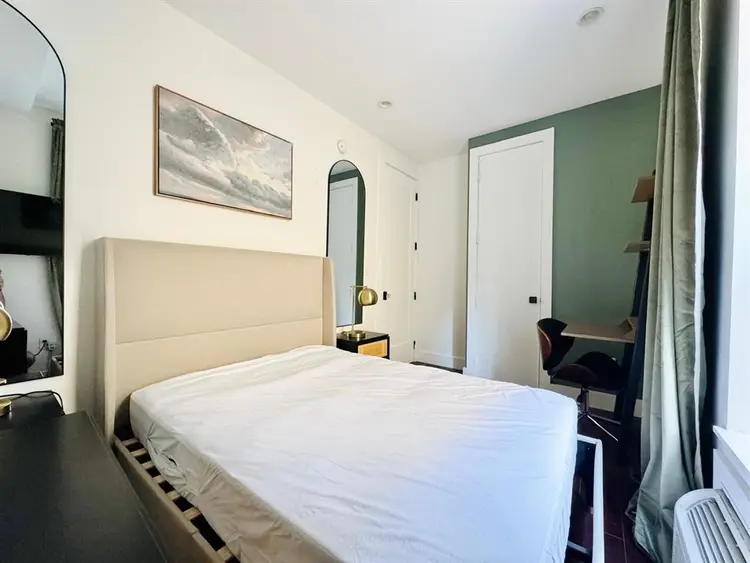 Furnished Room I min to Manhattan