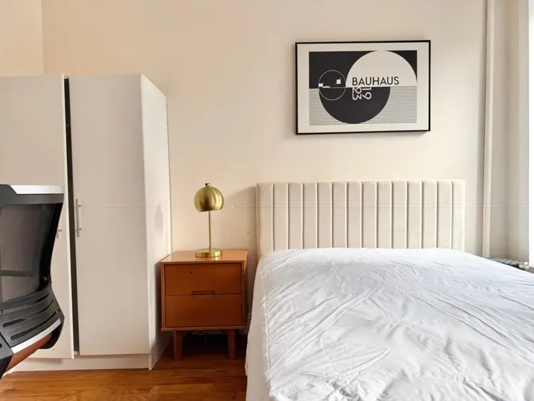 Furnished Room I min to Manhattan