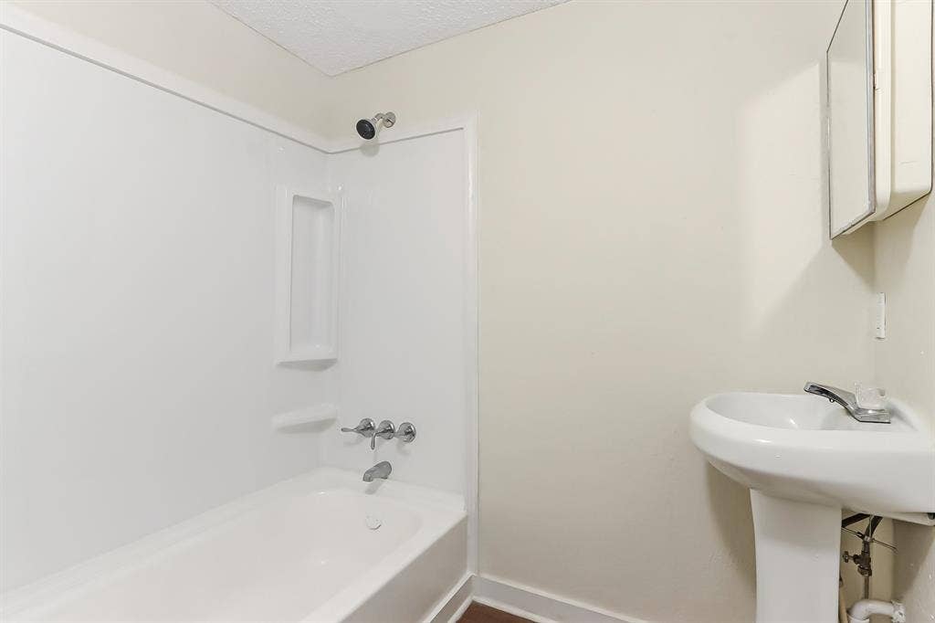 6 BR in Jacksonville