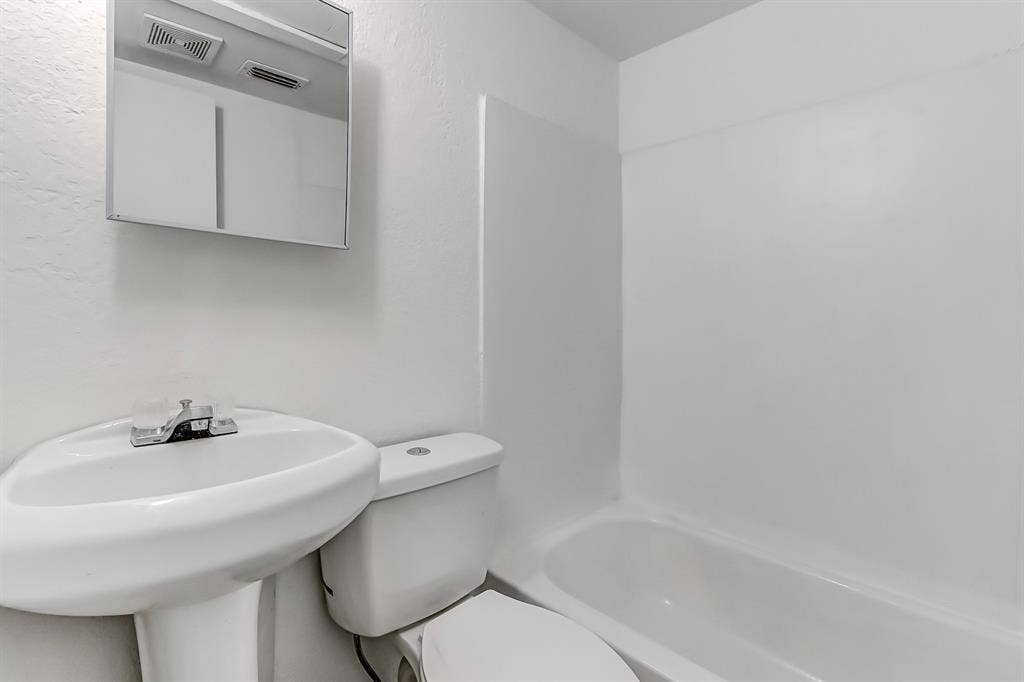 6 BR in Jacksonville