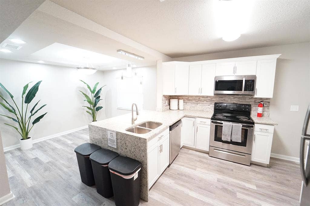5 BR in Orlando