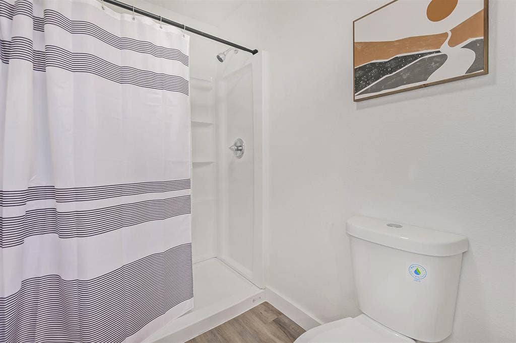 10 BR in Glendale