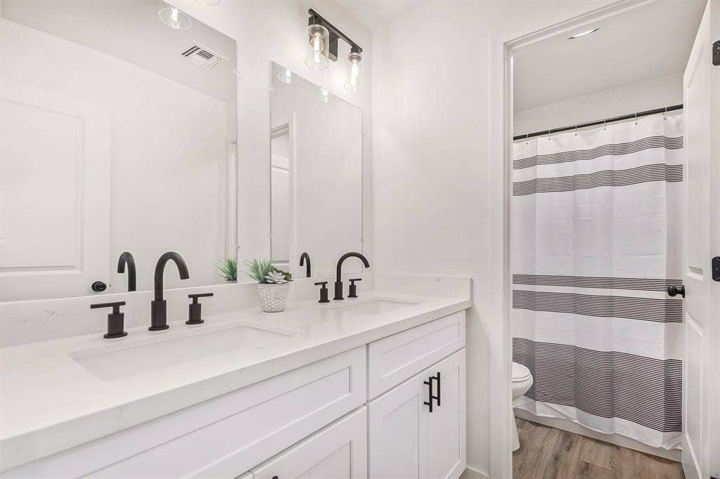 10 BR in Glendale