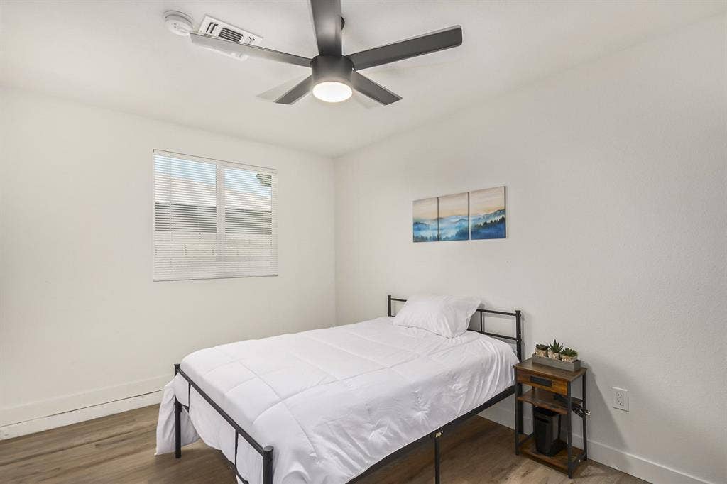 10 BR in Glendale