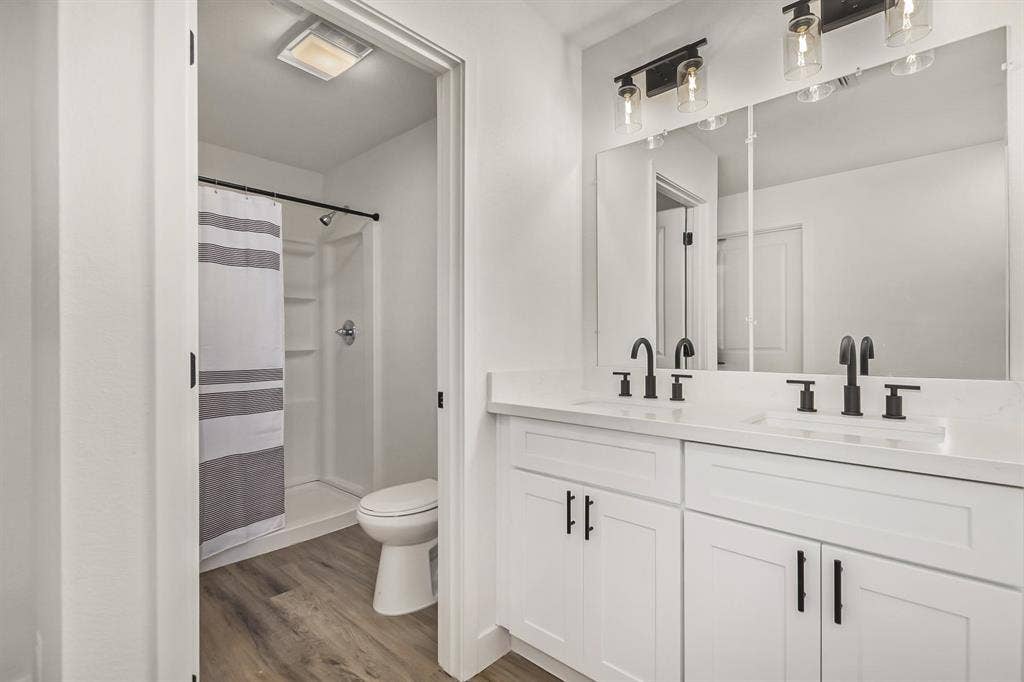 10 BR in Glendale