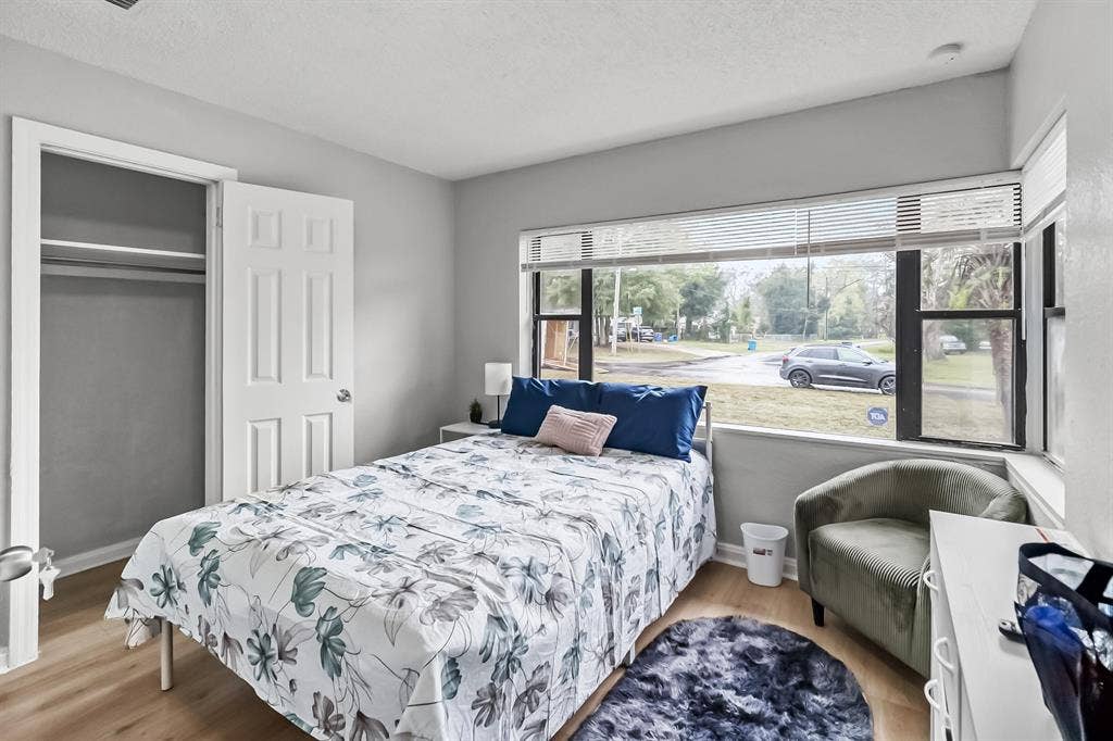 7 BR in Jacksonville