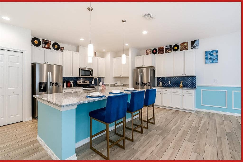 11 BR in Davenport