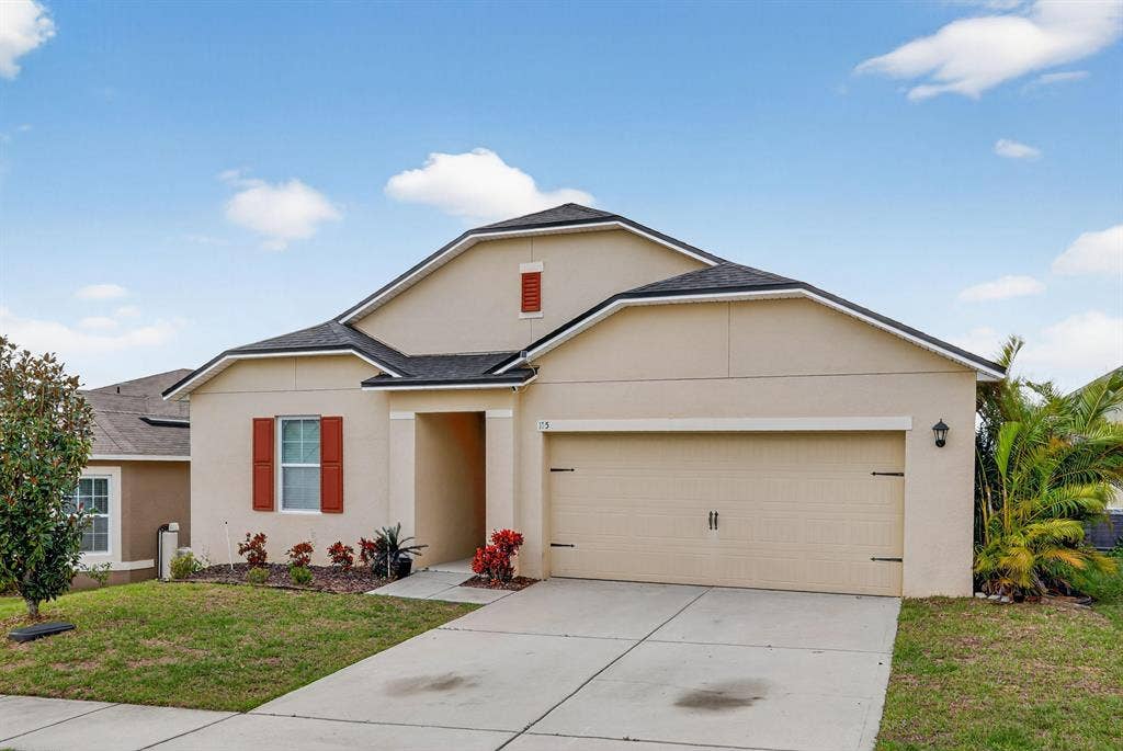 8 BR in Davenport