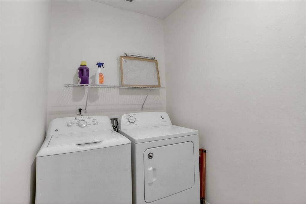 8 BR in Davenport