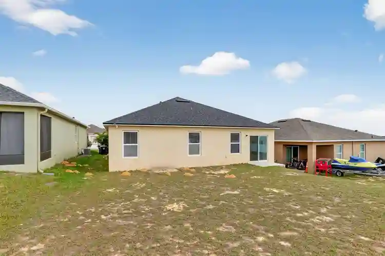 8 BR in Davenport