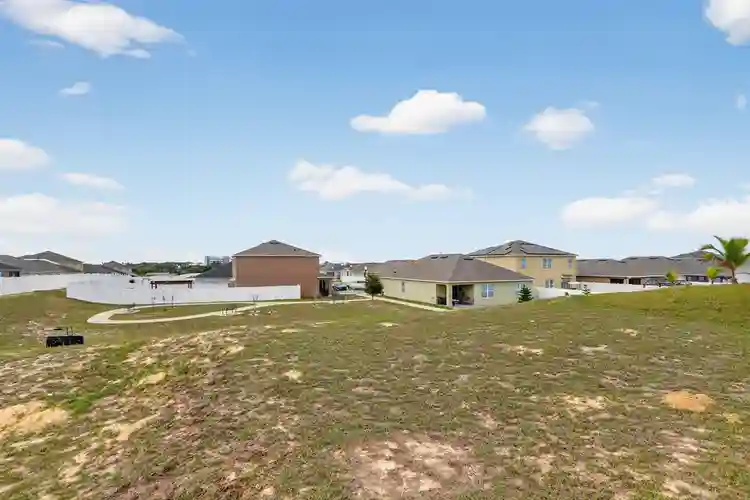 8 BR in Davenport