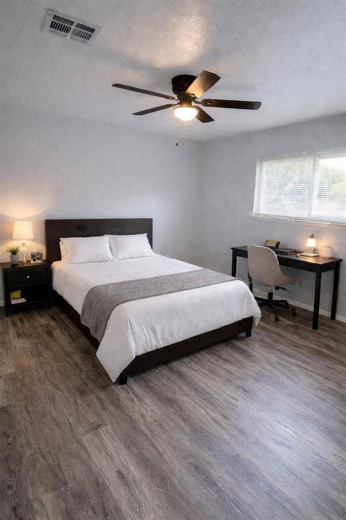 5 BR in Houston