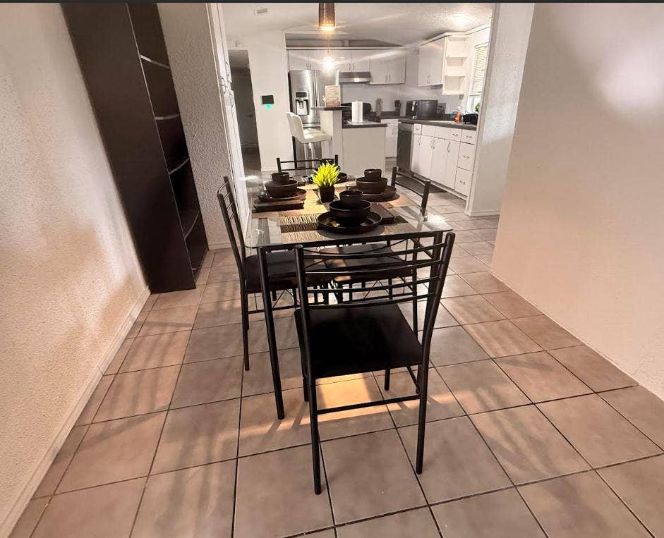 6 BR in Houston