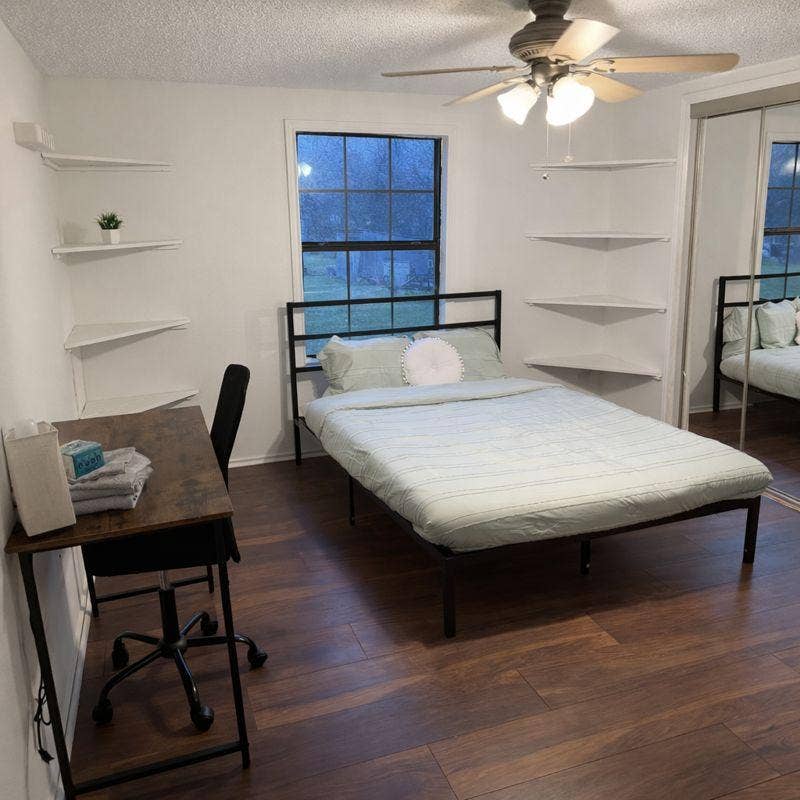 6 BR in Houston