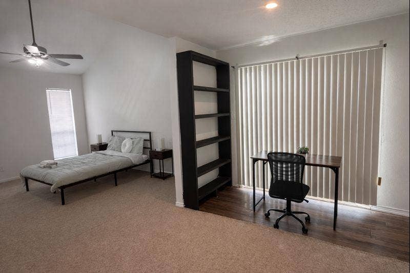 6 BR in Houston