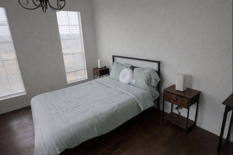 6 BR in Houston