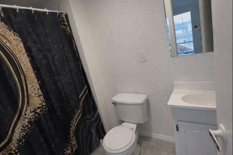 6 BR in Houston