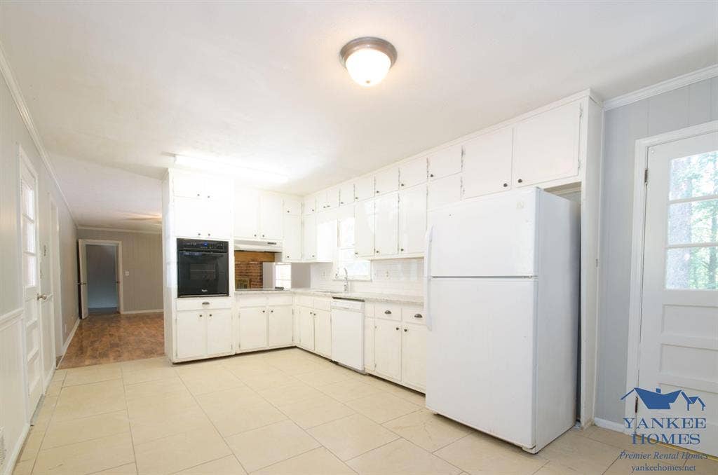 8 BR in Lawrenceville