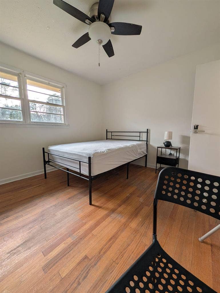 8 BR in Lawrenceville