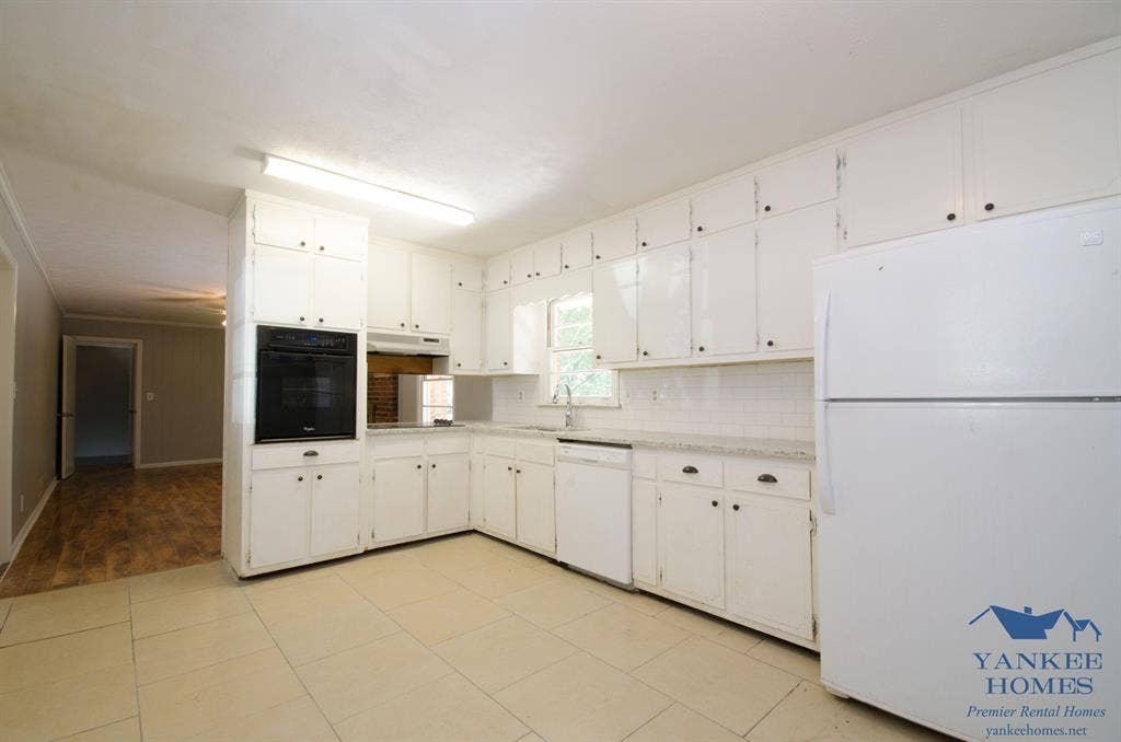 8 BR in Lawrenceville