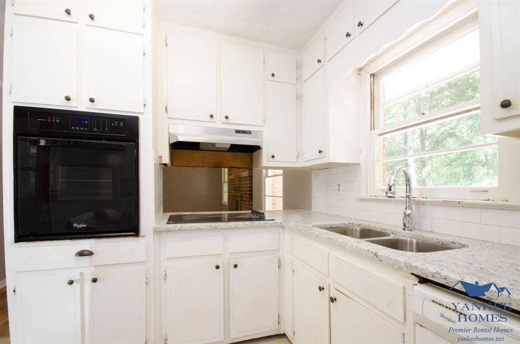 8 BR in Lawrenceville
