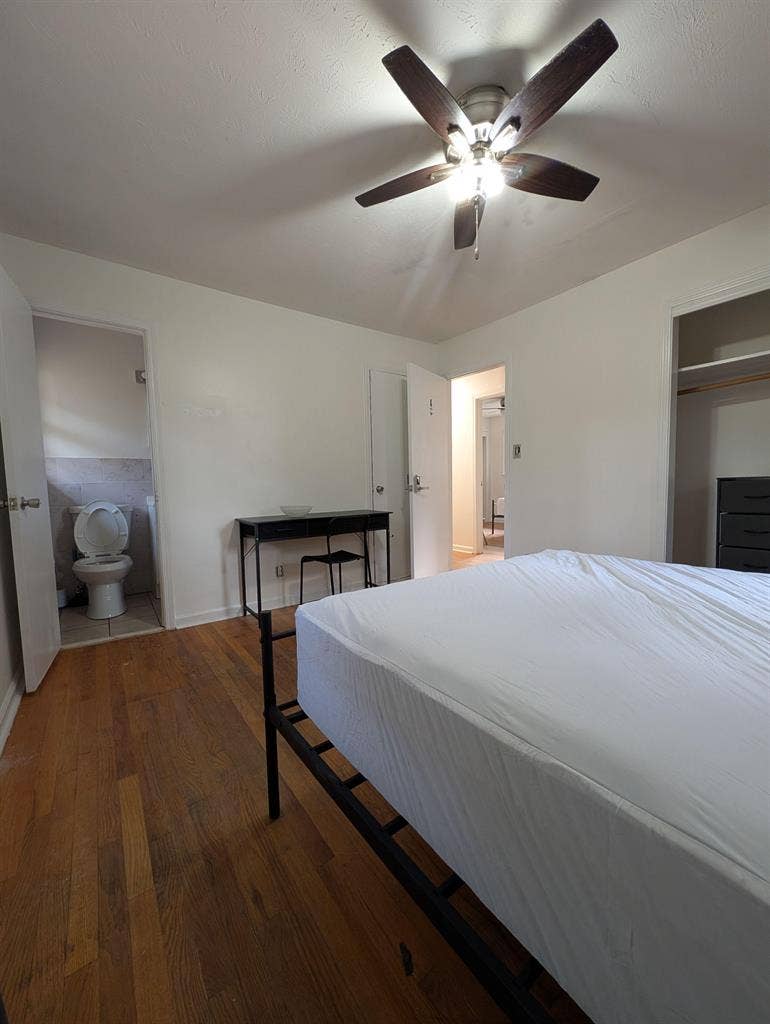 8 BR in Lawrenceville