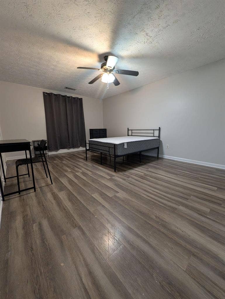 6 BR in Lilburn