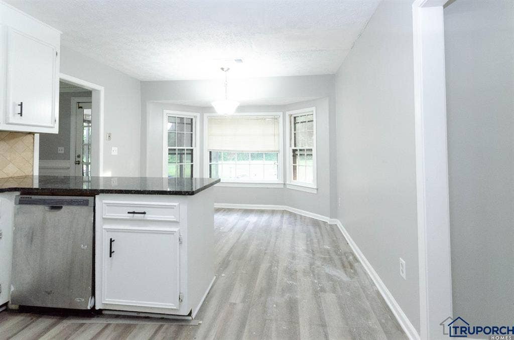 6 BR in Lilburn