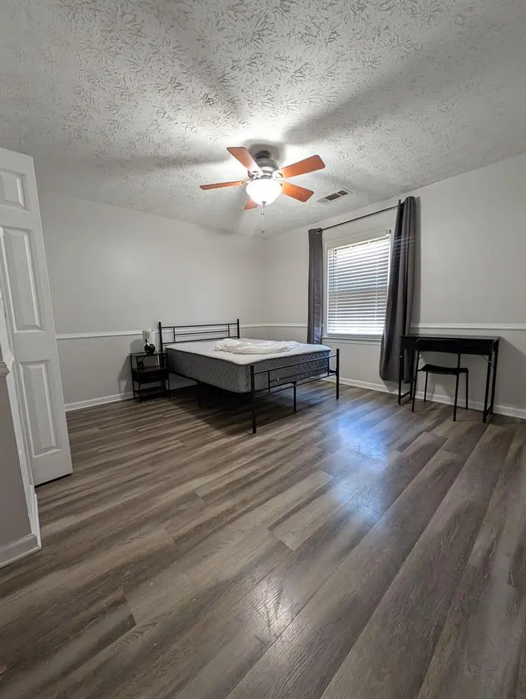 6 BR in Lilburn