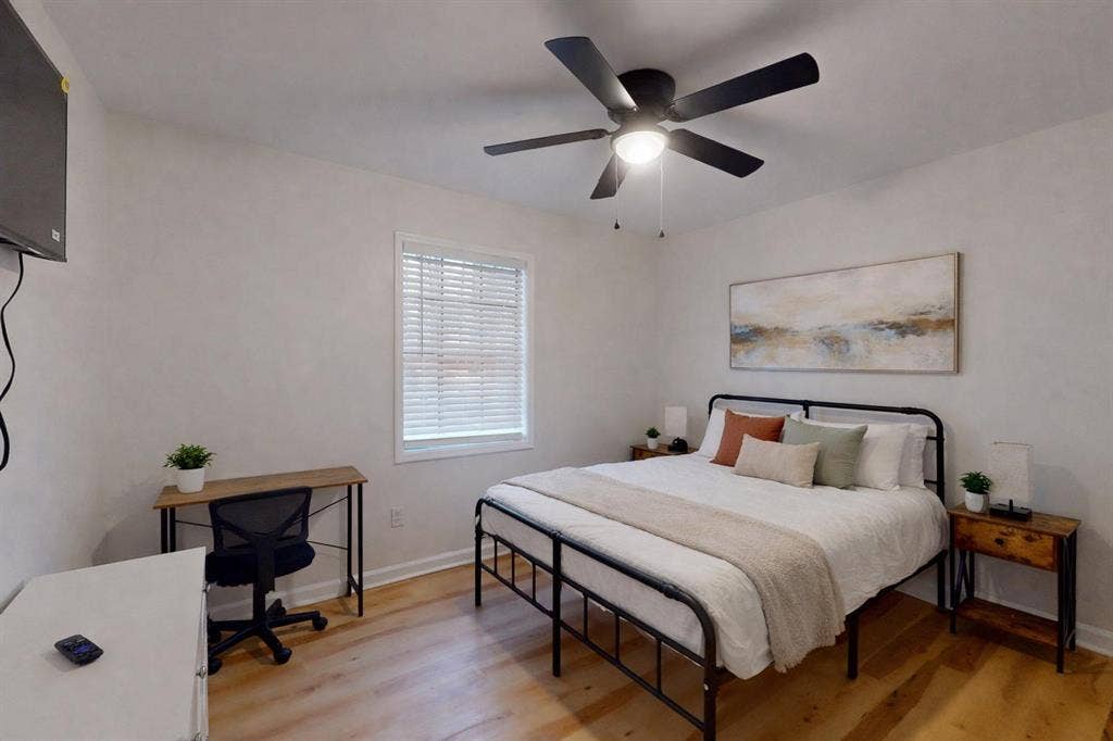 7 BR in Lawrenceville