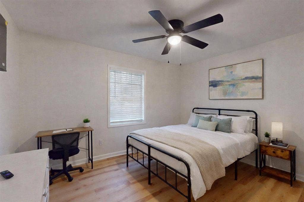 7 BR in Lawrenceville