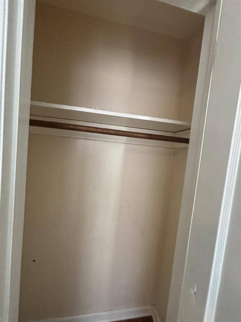 Room to rent text me