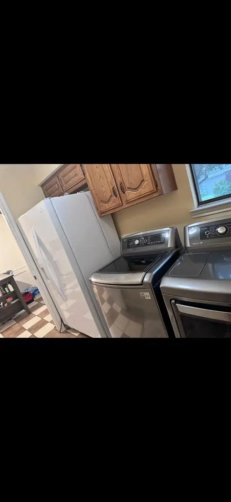 Ultilities included( fully funished