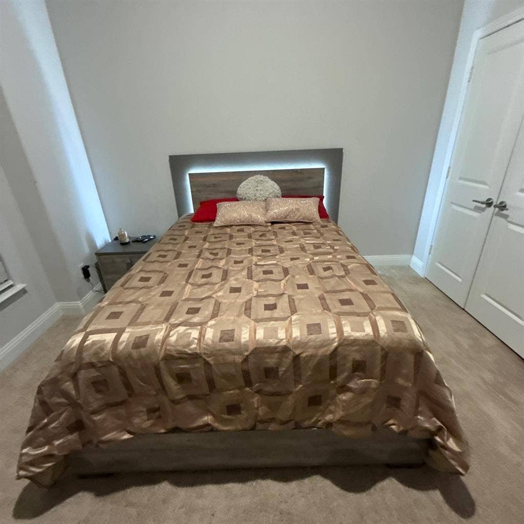 Furnished room for rent