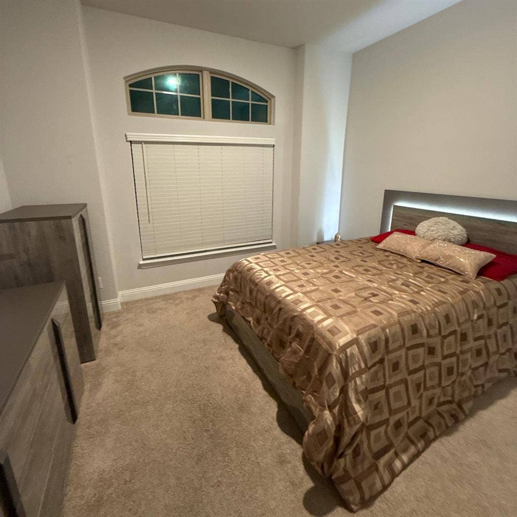 Furnished room for rent