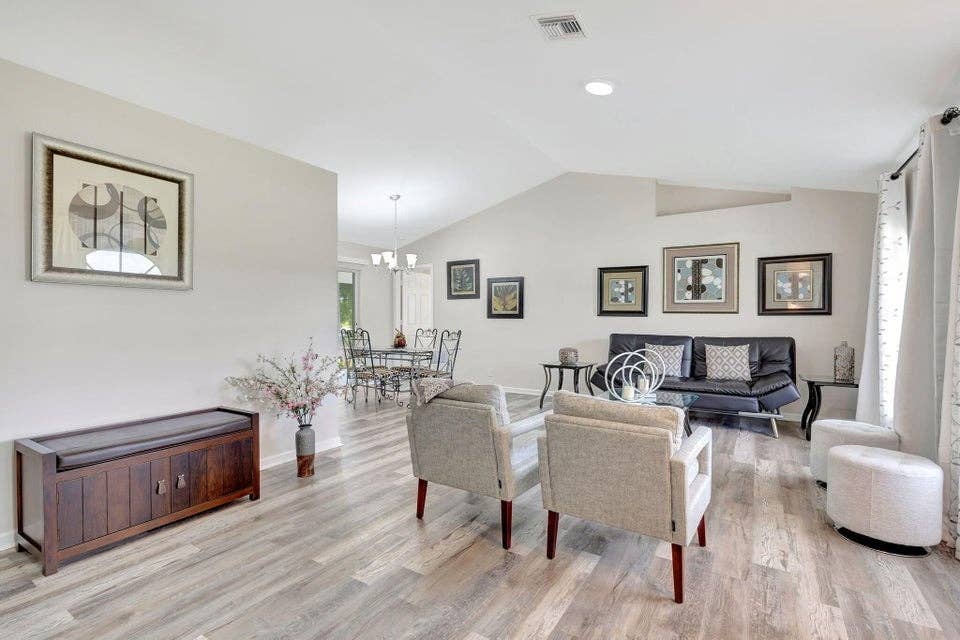 Private Rooms for Rent  Month