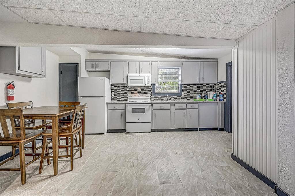 7 BR in Jacksonville