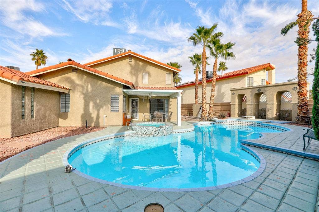 7 BR in Las Vegas