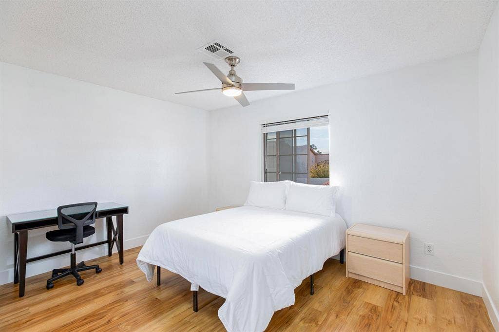 7 BR in Las Vegas