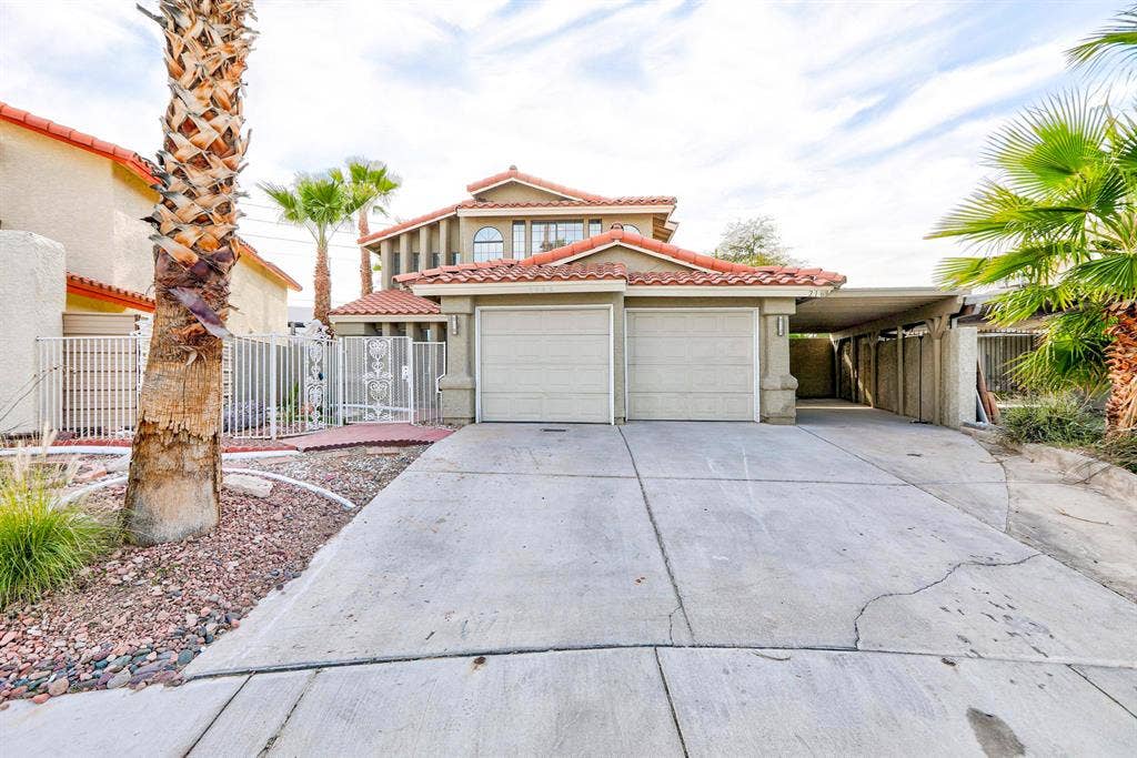 7 BR in Las Vegas