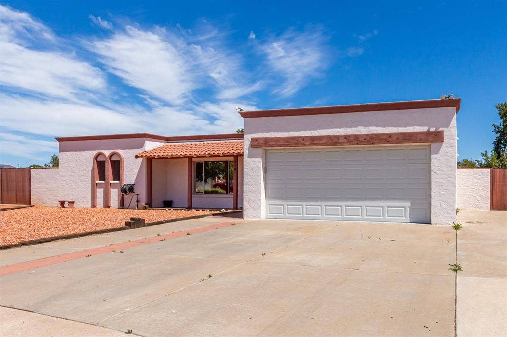 8 BR in Phoenix