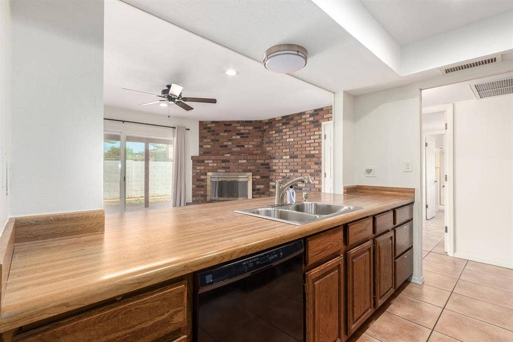 8 BR in Phoenix