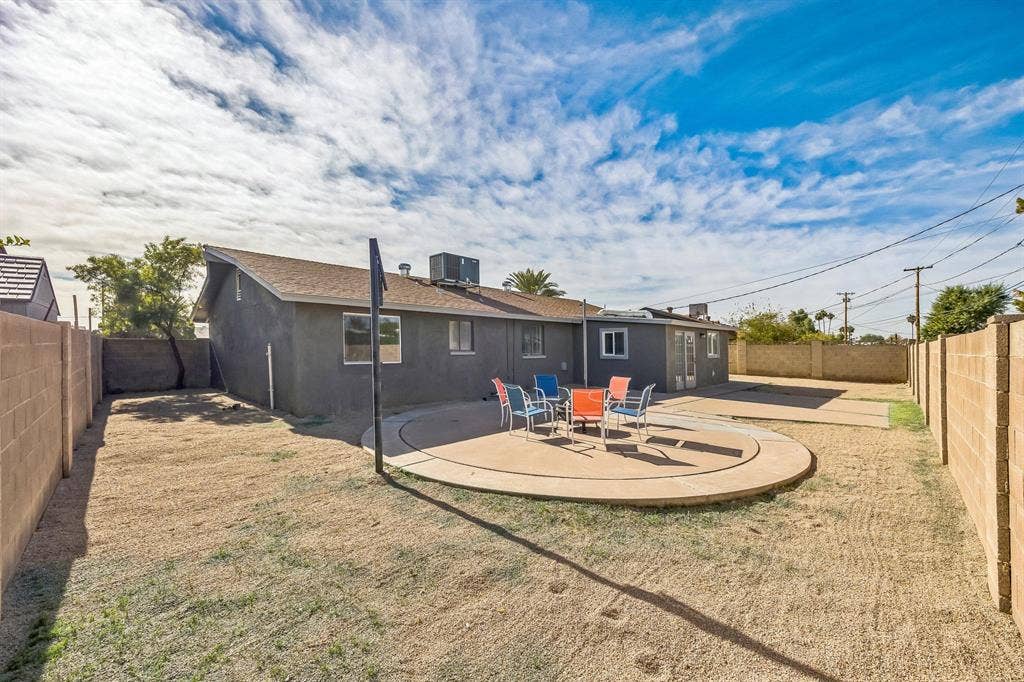 8 BR in Phoenix