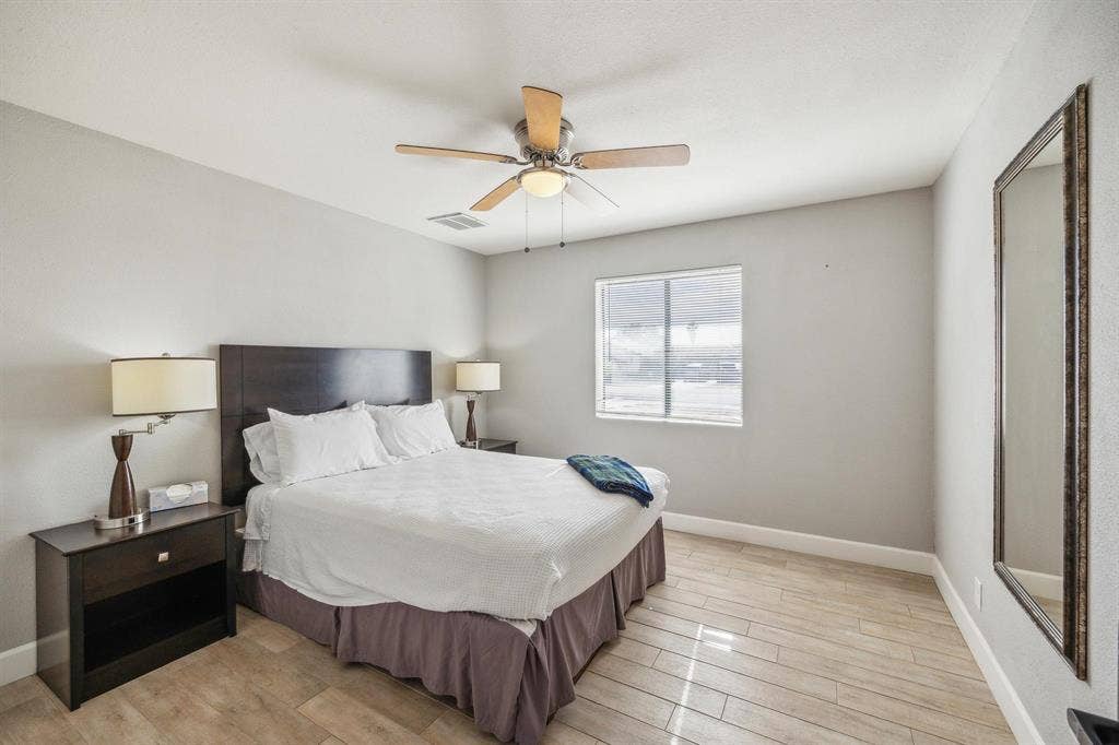 8 BR in Phoenix