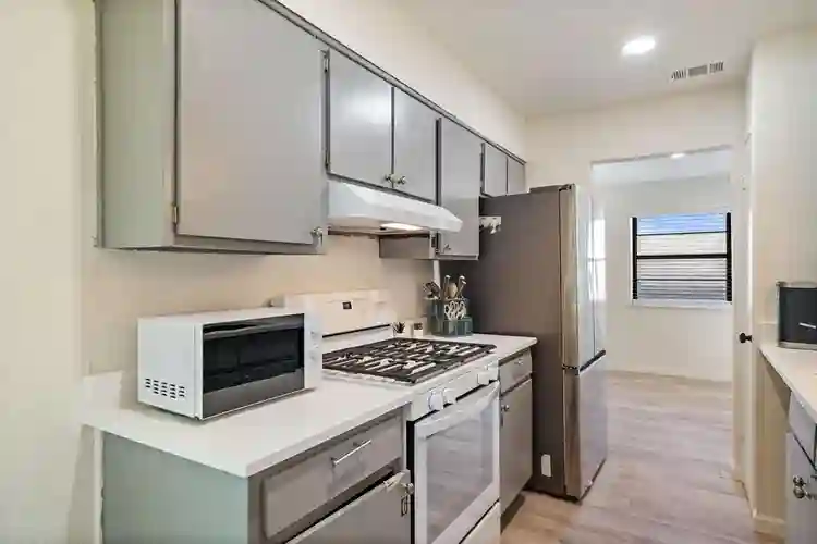 4 BR in Austin