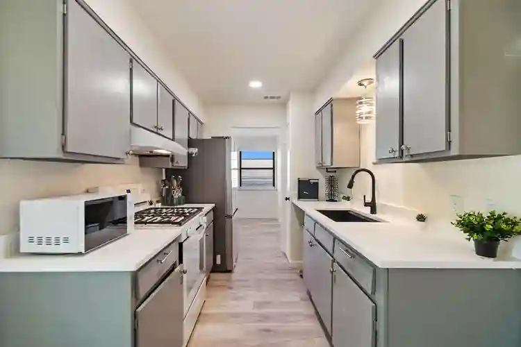 4 BR in Austin