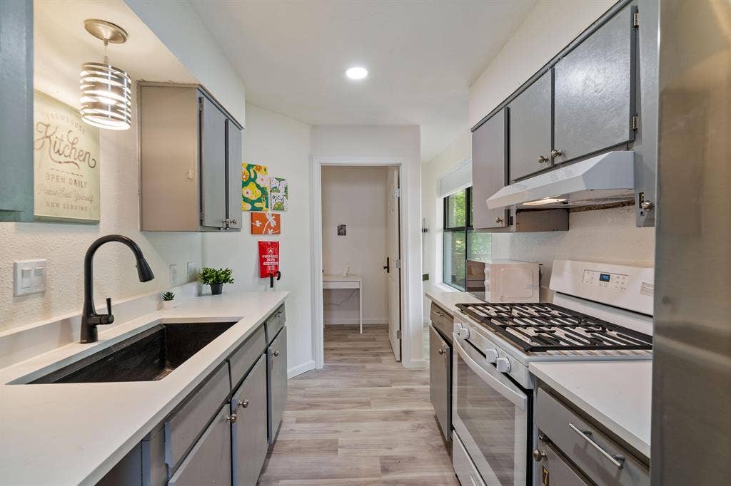 4 BR in Austin