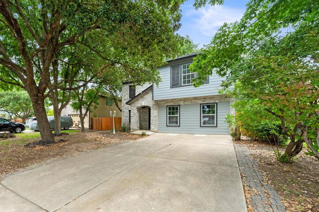 12 BR in Kyle