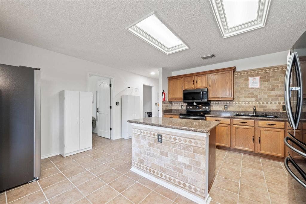 12 BR in Kyle