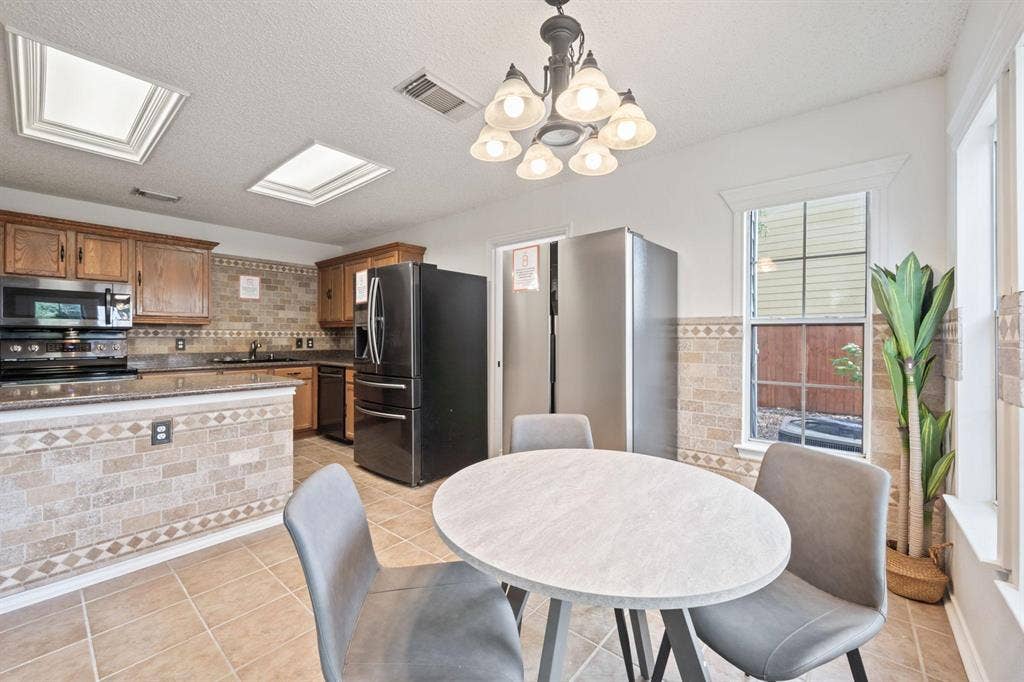 12 BR in Kyle